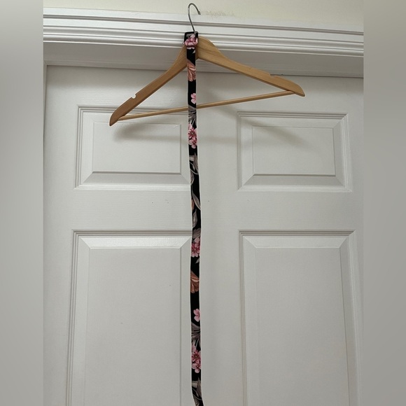 D'Allairds blouse and skirt set with belt - Picture 6 of 9